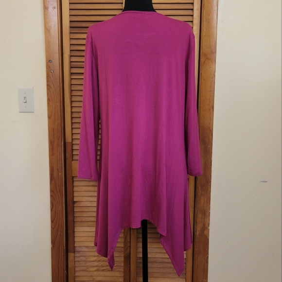 NWT Sharkbite Hem Tunic Blouse Size Large (NY&CO) - Picture 8 of 9